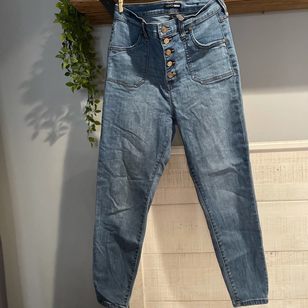 High waisted button up ankle jeans